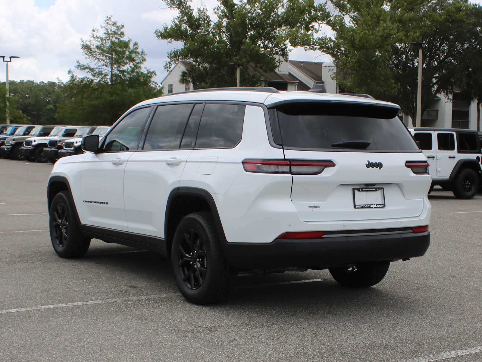 2026 Jeep Grand Cherokee L Laredo Altitude