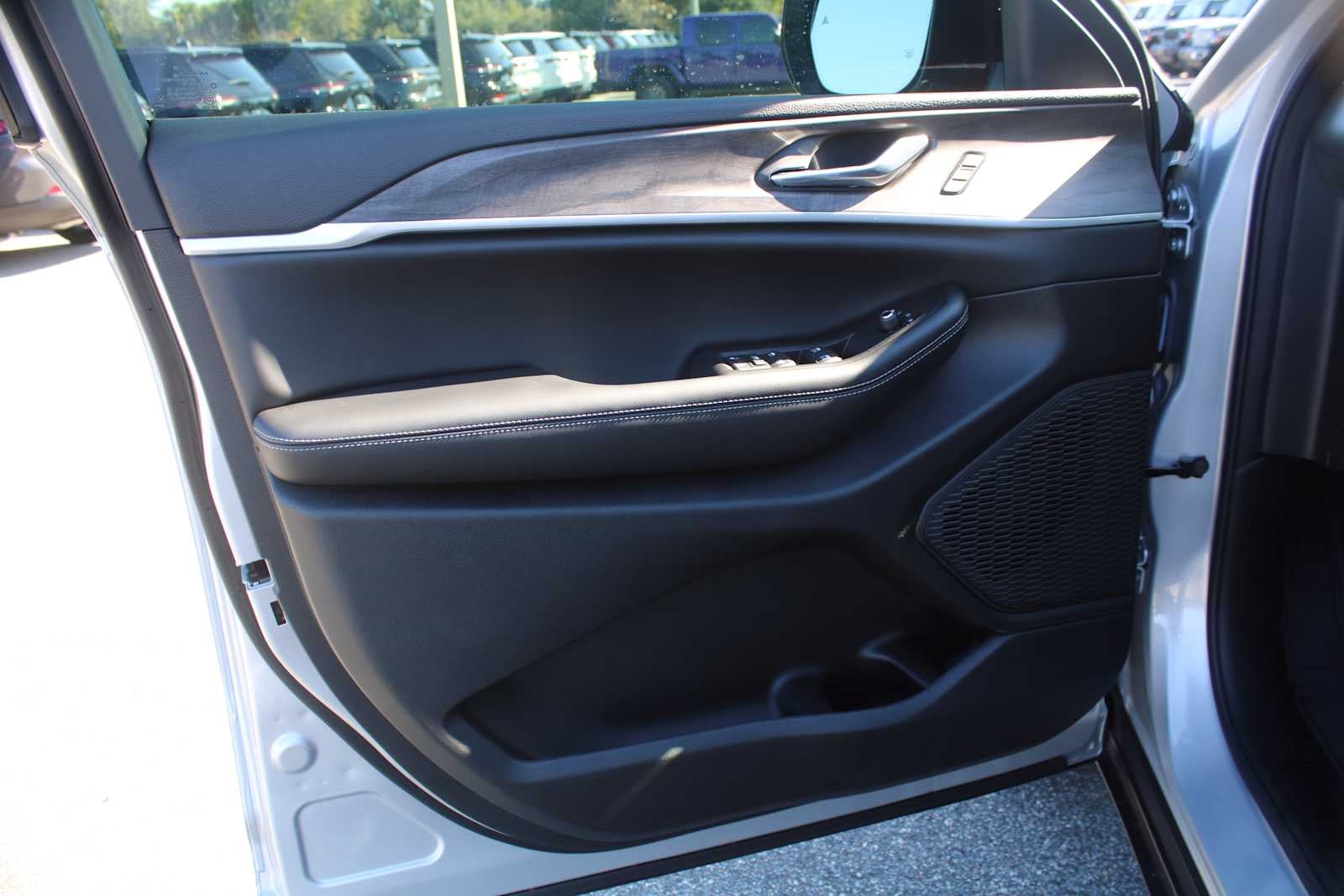 2025 Jeep Grand Cherokee GRAND CHEROKEE L LIMITED 4X2