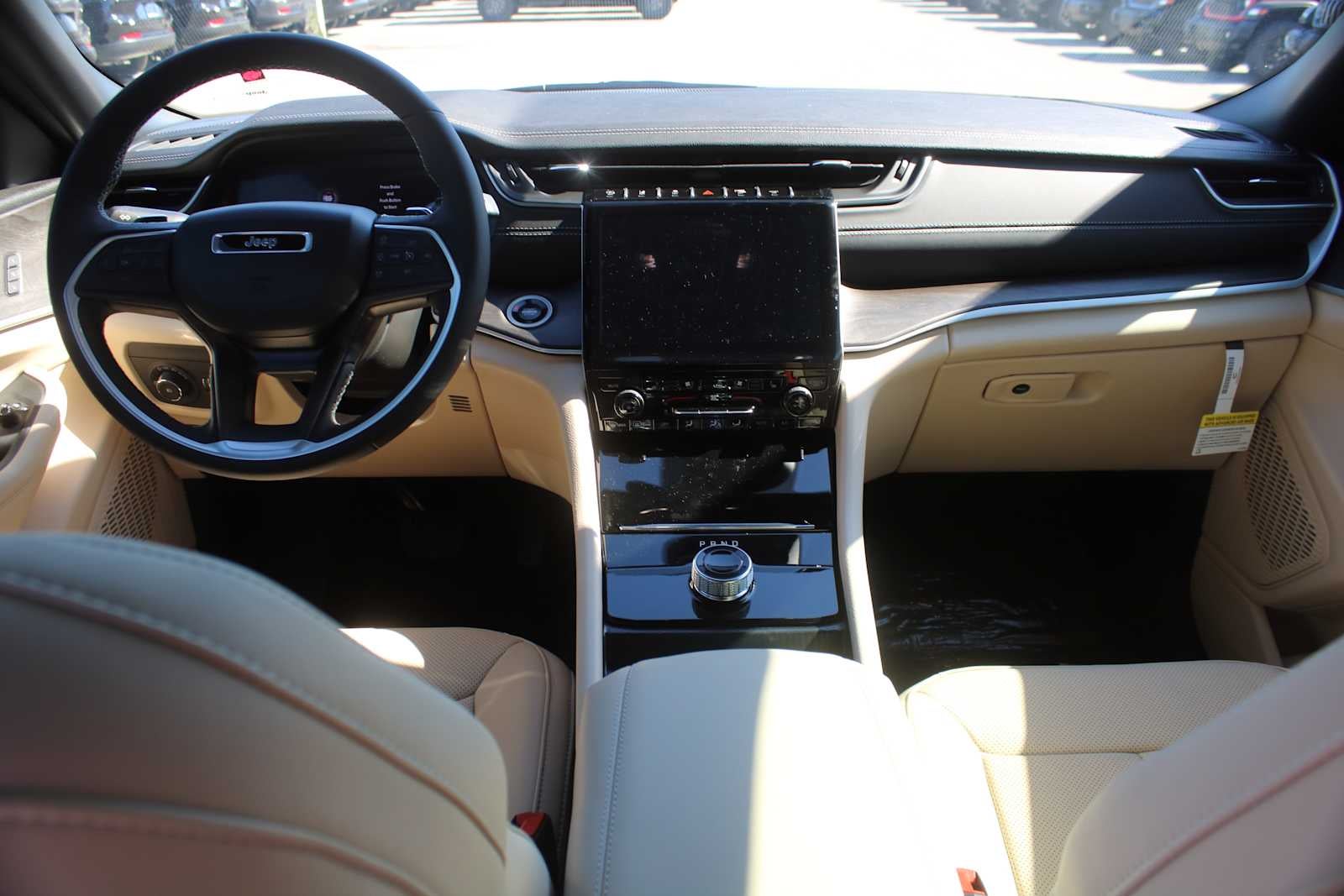 2025 Jeep Grand Cherokee GRAND CHEROKEE L LIMITED 4X2