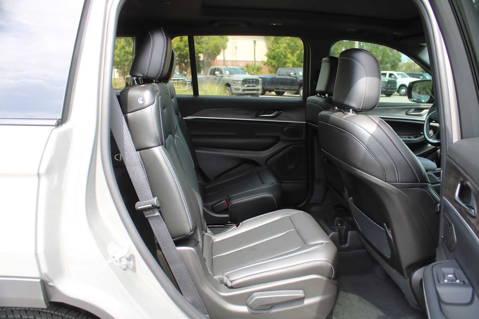 2027 Jeep Grand Cherokee L Limited