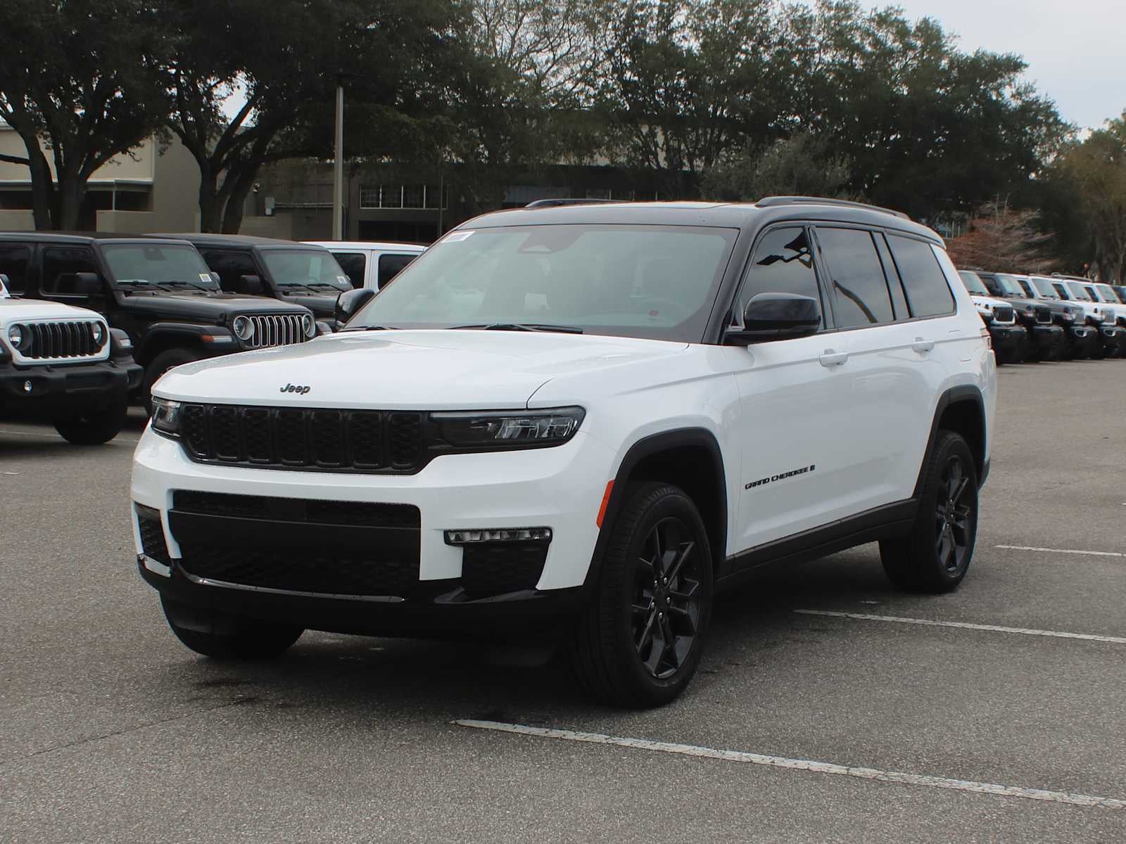 2025 Jeep Grand Cherokee GRAND CHEROKEE L LIMITED 4X4