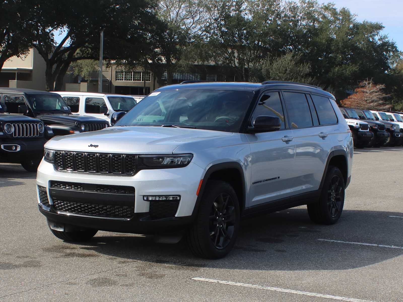 2025 Jeep Grand Cherokee GRAND CHEROKEE L LIMITED 4X4