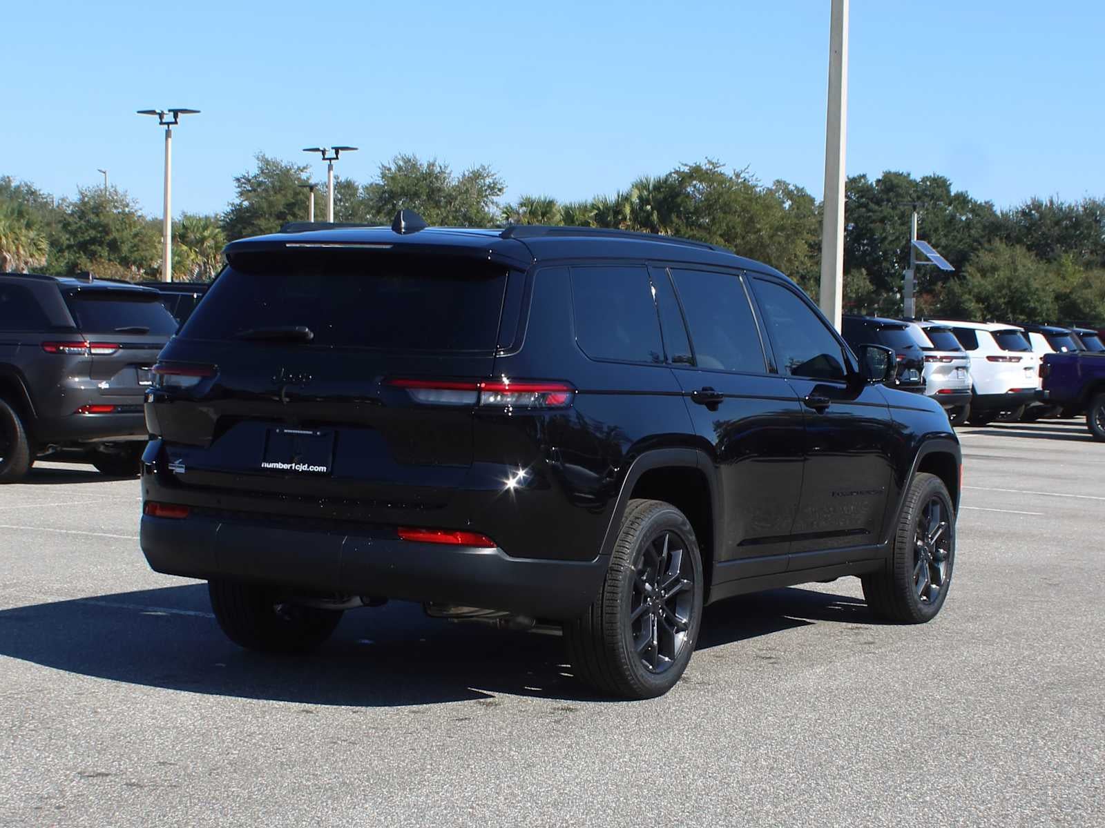 2025 Jeep Grand Cherokee GRAND CHEROKEE L LIMITED 4X4