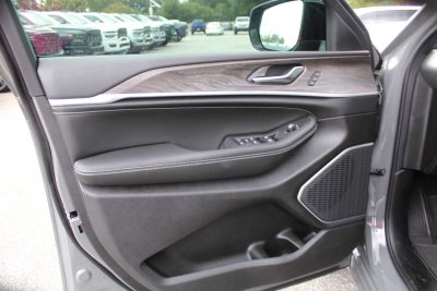 2027 Jeep Grand Cherokee L Limited Reserve