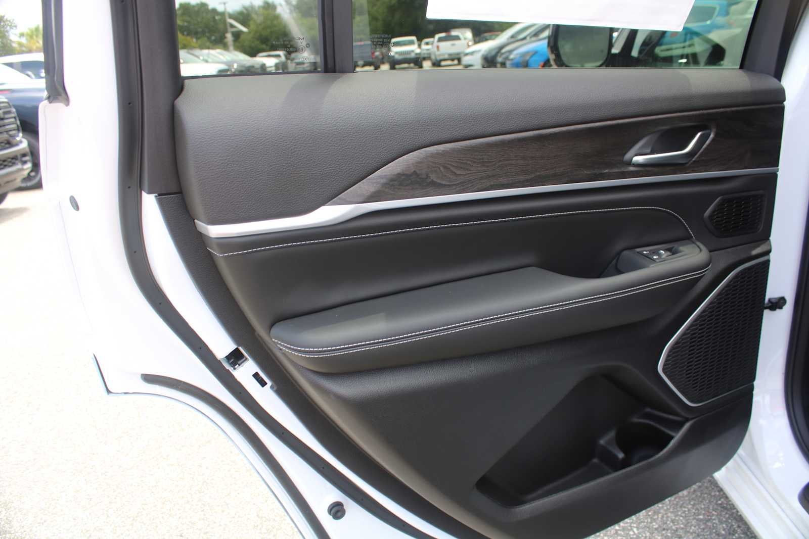 2026 Jeep Grand Cherokee L Limited Reserve