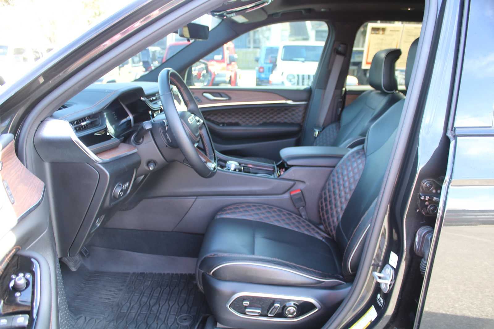 2023 Jeep Grand Cherokee L Summit 4x4