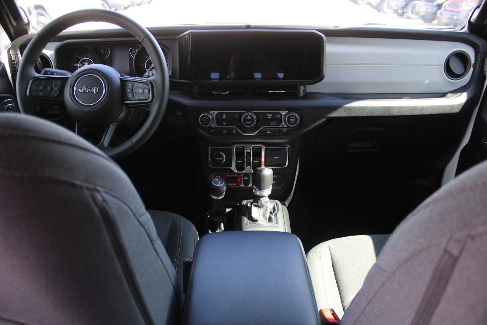 2025 Jeep Wrangler 4-Door Willys 4x4