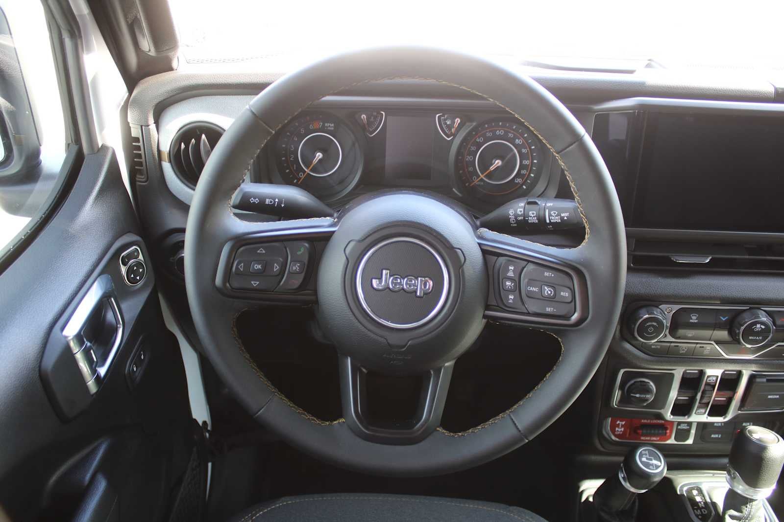 2025 Jeep Wrangler 4-Door Willys 4x4