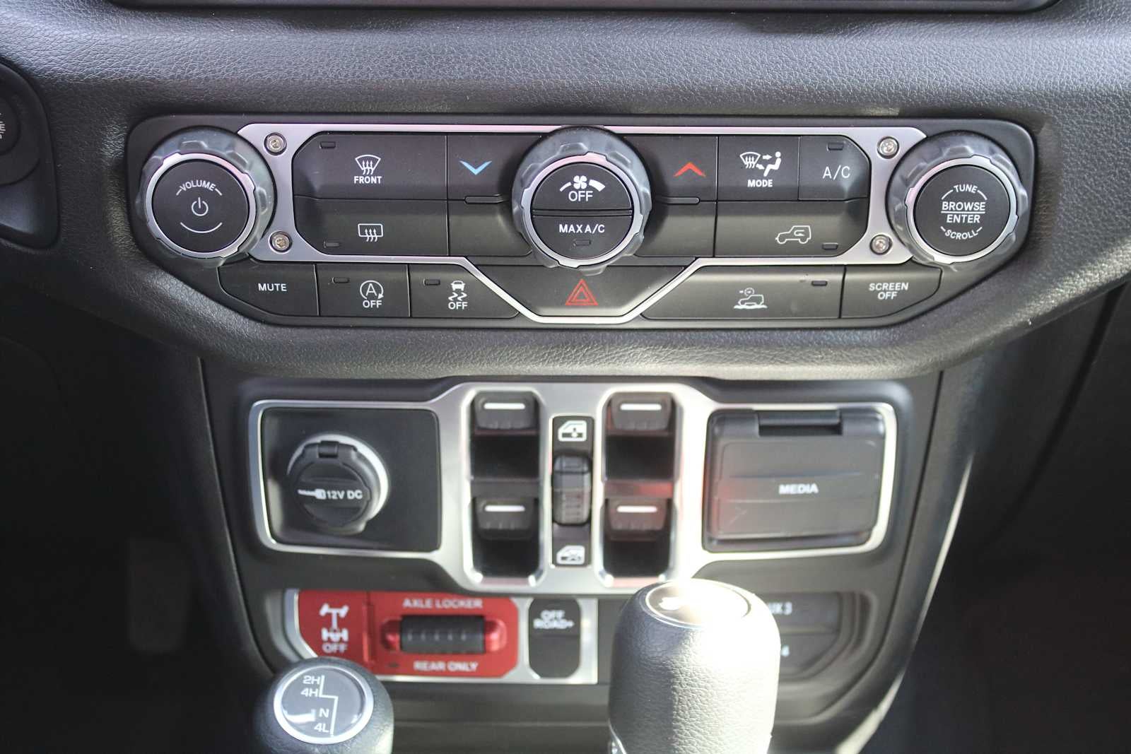 2025 Jeep Wrangler 4-Door Willys 4x4