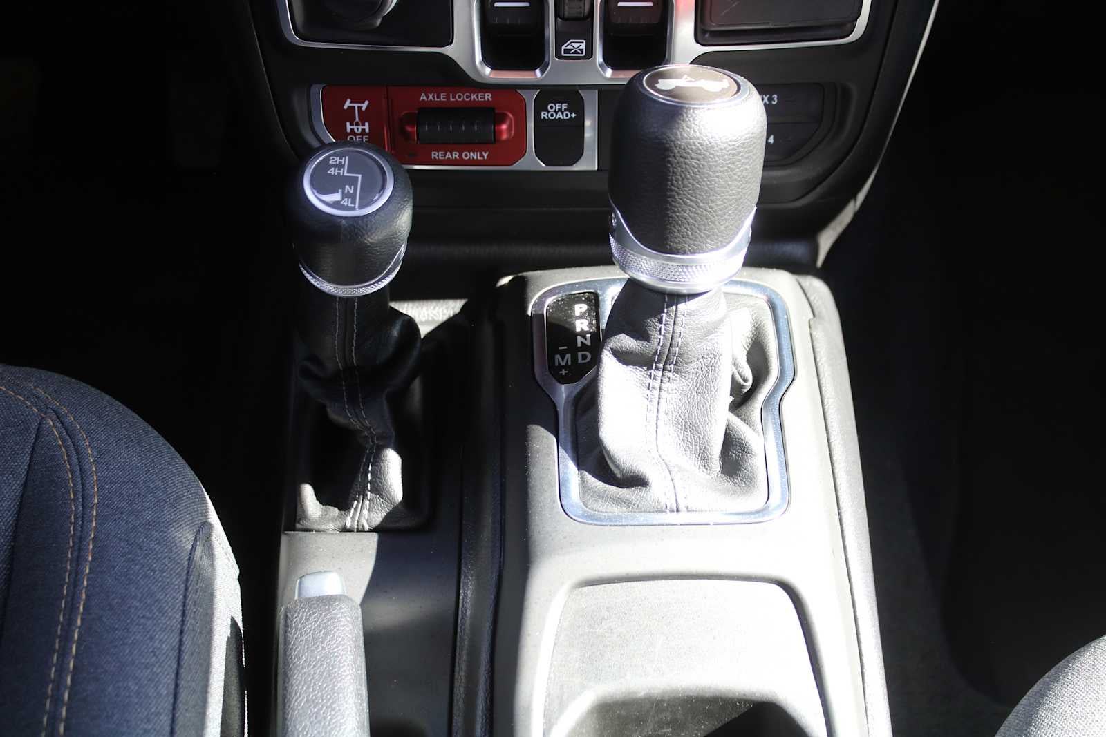 2025 Jeep Wrangler 4-Door Willys 4x4