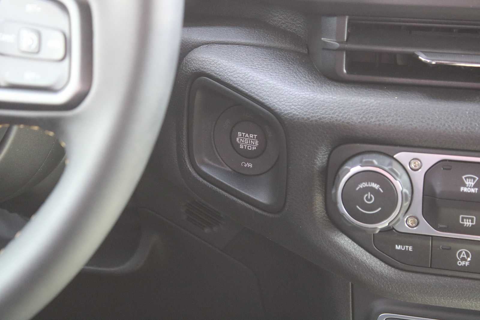 2025 Jeep Wrangler 4-Door Willys 4x4