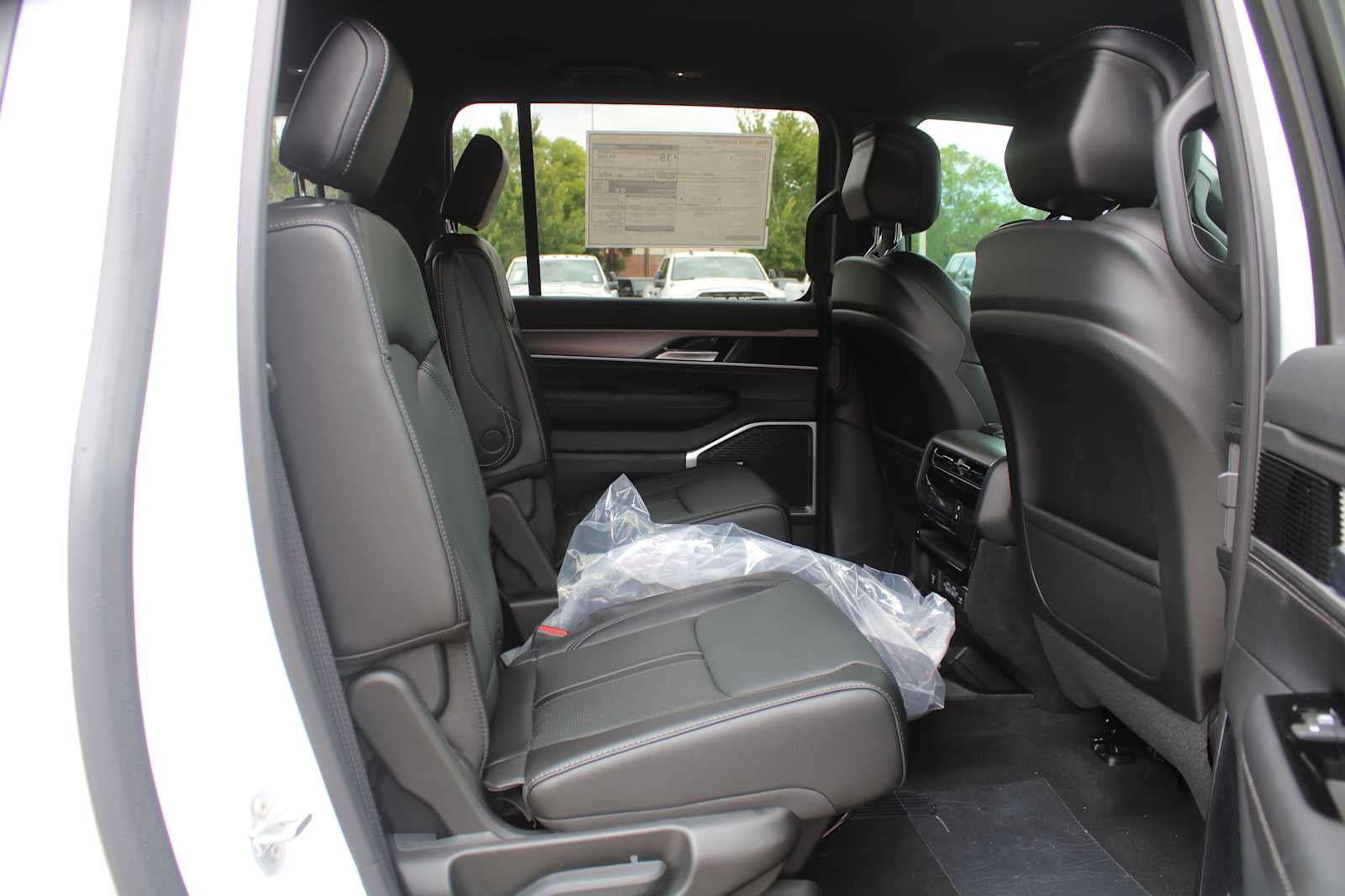 2026 Jeep Grand Wagoneer L 4x2