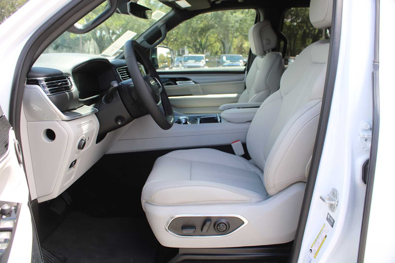 2026 Jeep Grand Wagoneer L 4x4