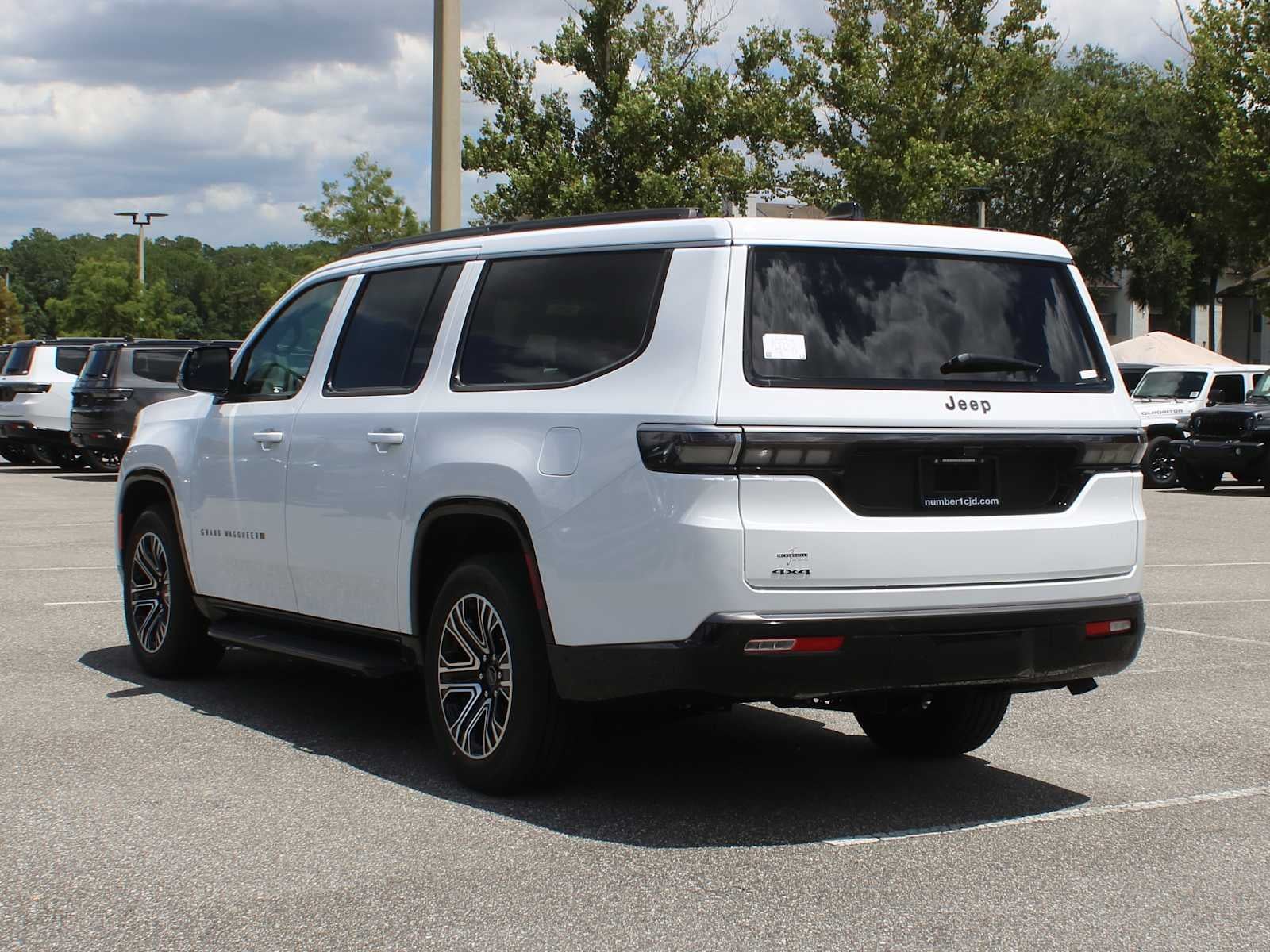 2026 Jeep Grand Wagoneer L 4x4