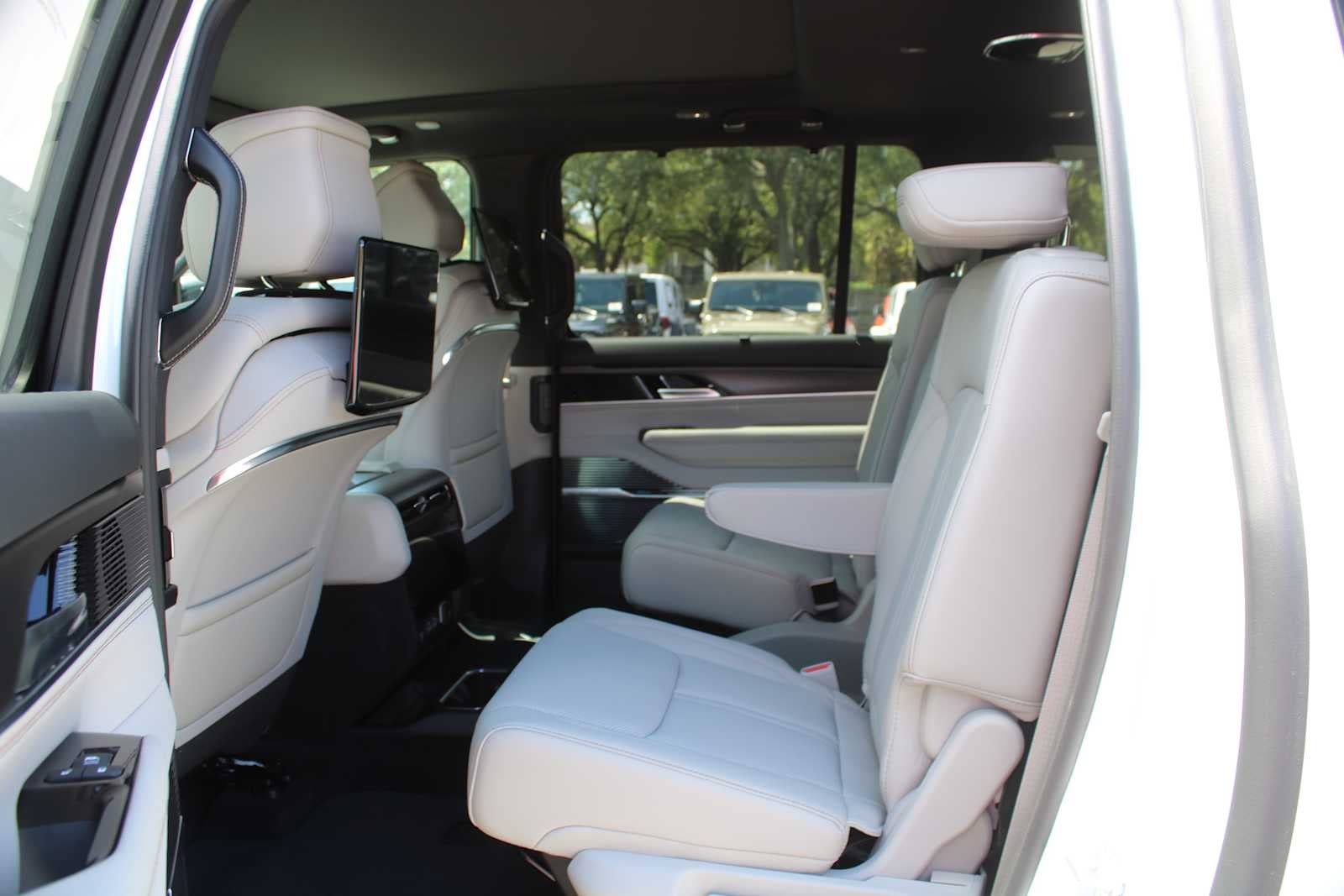 2026 Jeep Grand Wagoneer L Summit Obsidian