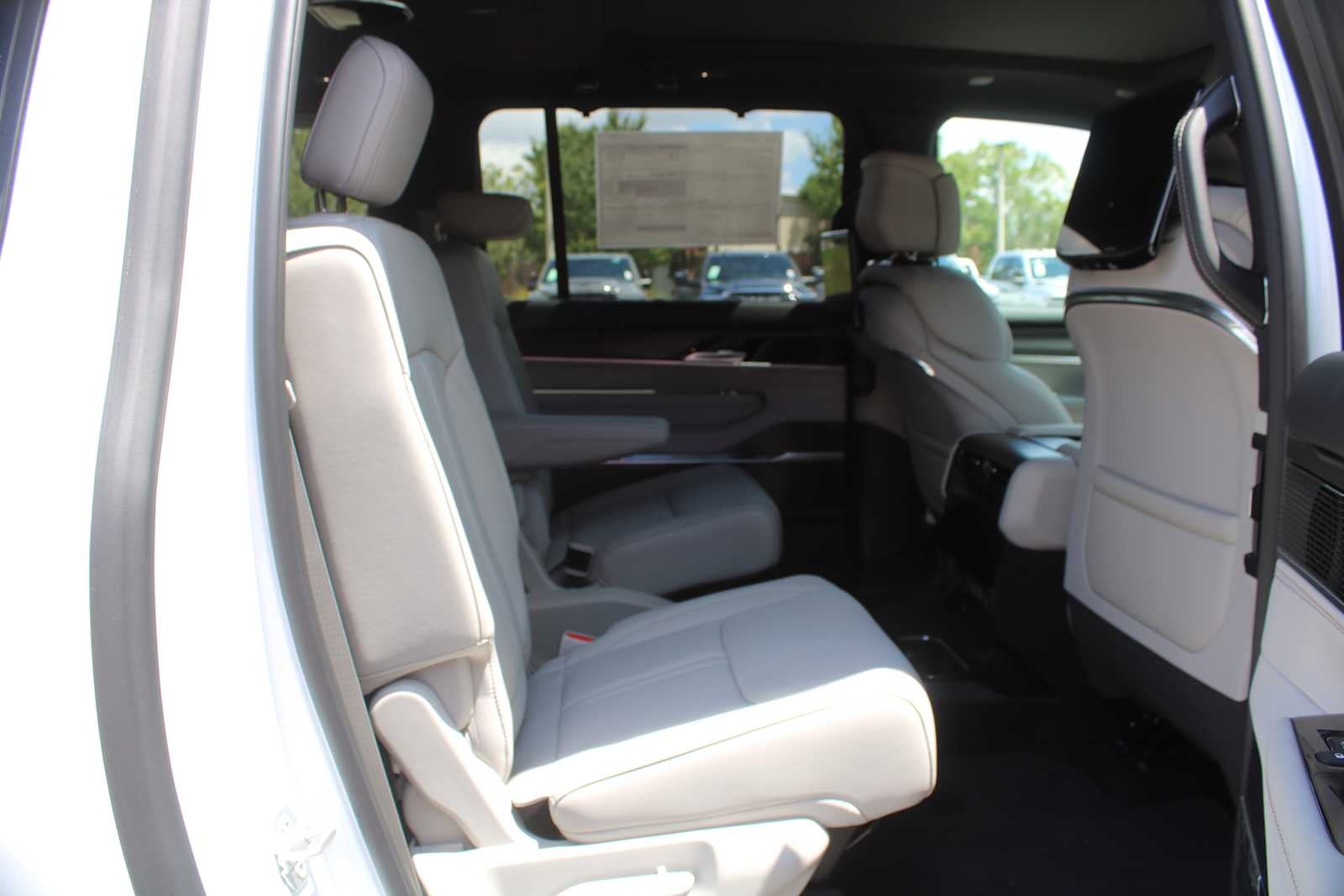 2026 Jeep Grand Wagoneer L Summit Obsidian