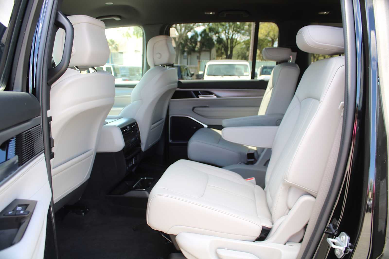 2026 Jeep Grand Wagoneer GRAND WAGONEER 4X2