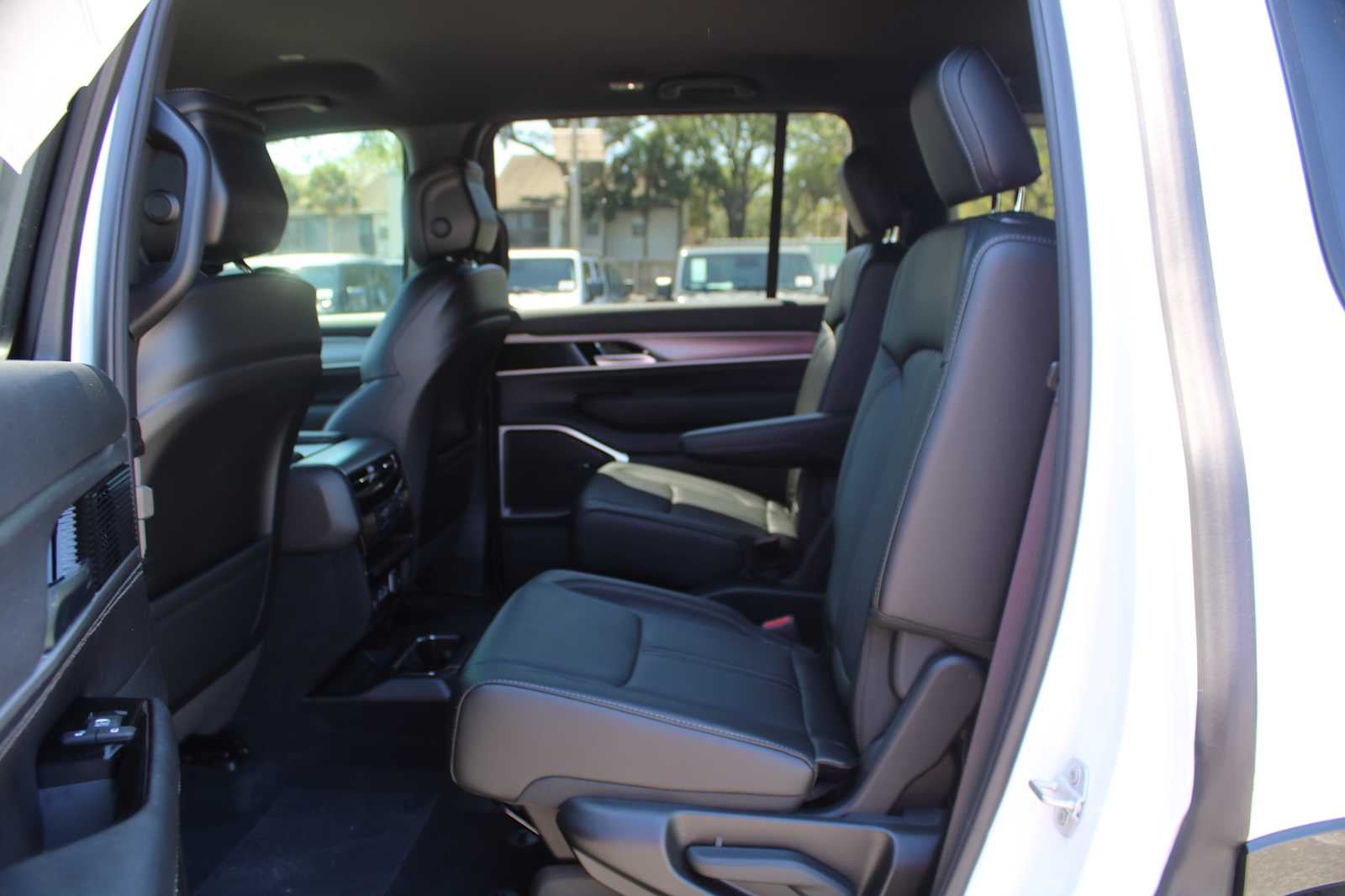 2026 Jeep Grand Wagoneer GRAND WAGONEER 4X2