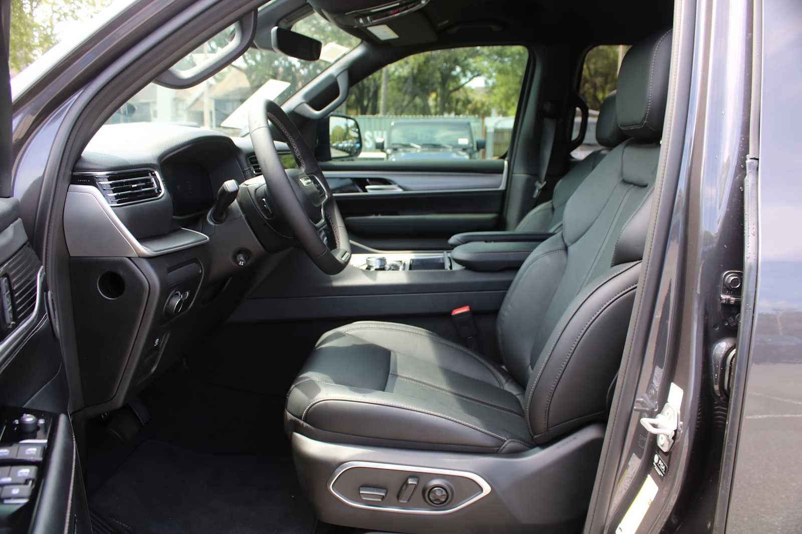 2026 Jeep Grand Wagoneer 4x2