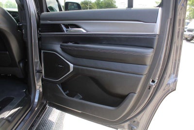 2026 Jeep Grand Wagoneer 4x2
