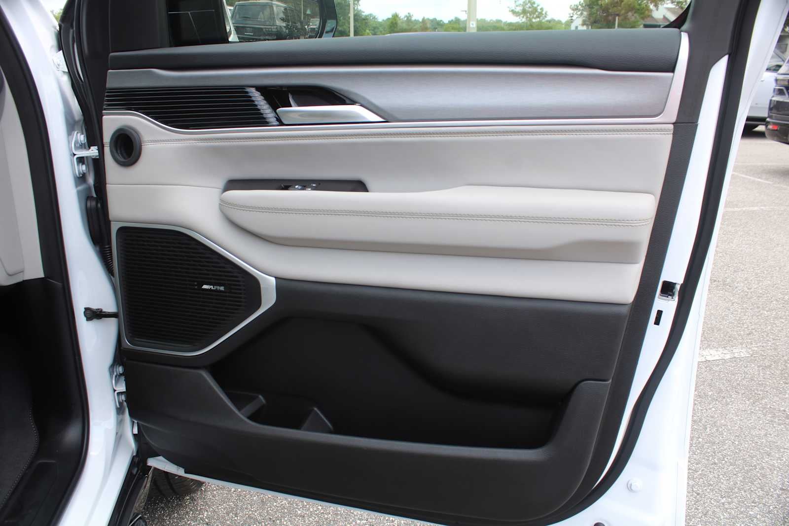 2026 Jeep Grand Wagoneer 4x2
