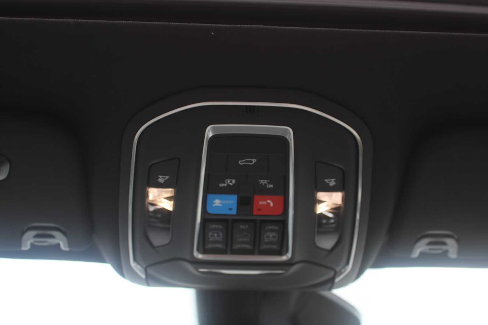 2026 Jeep Grand Wagoneer 4x2