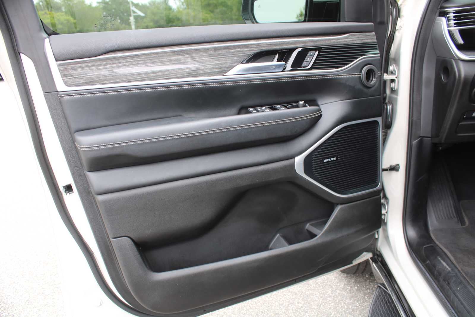 2022 Jeep Wagoneer Series II 4x2