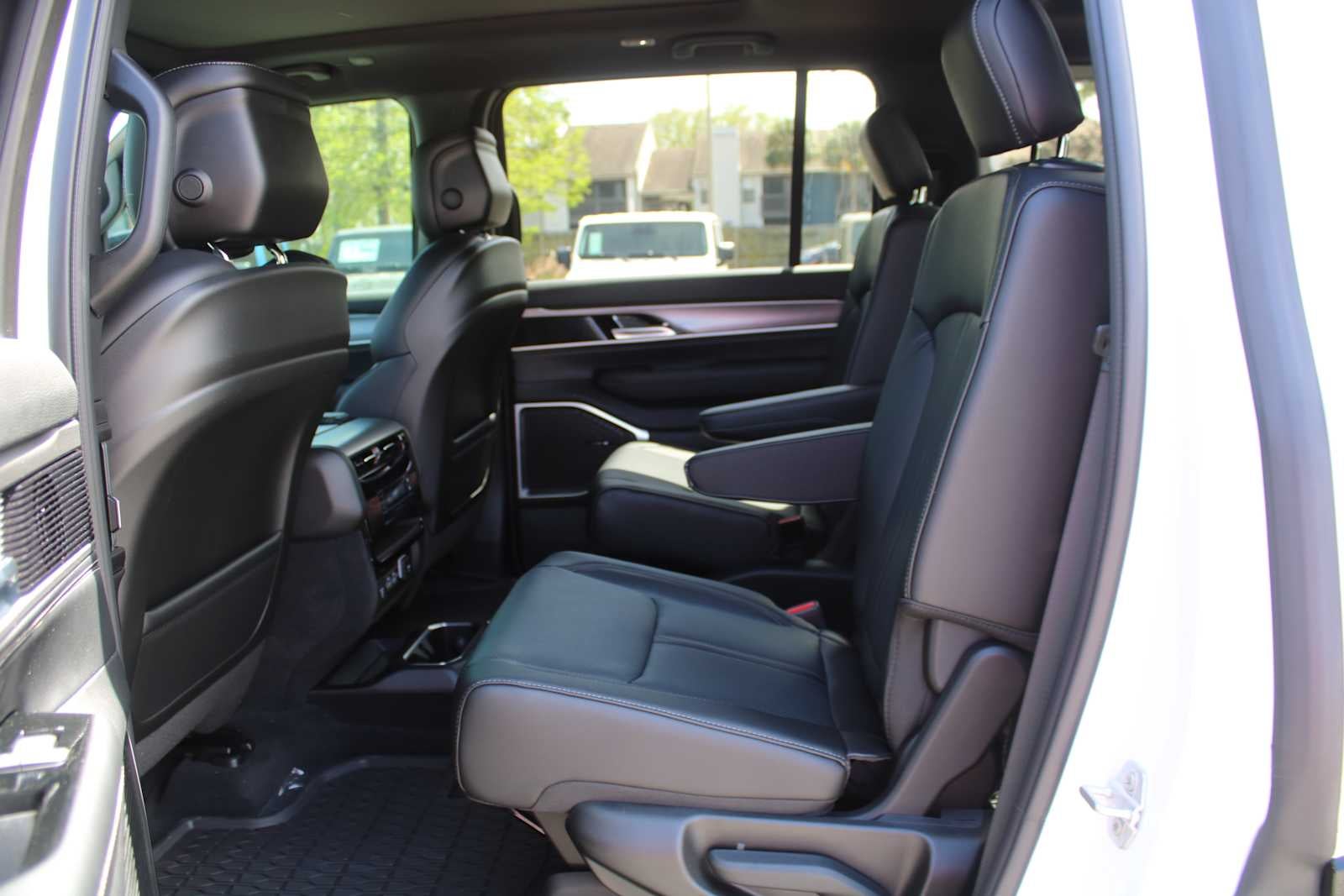 2026 Jeep Grand Wagoneer GRAND WAGONEER UPLAND 4X4