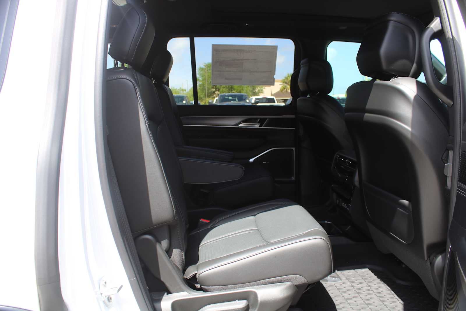 2026 Jeep Grand Wagoneer GRAND WAGONEER UPLAND 4X4