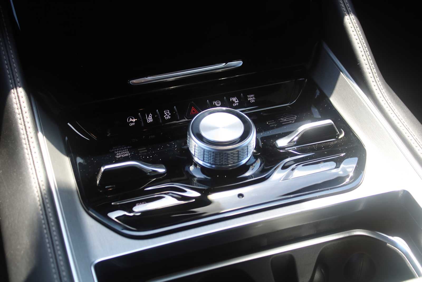 2026 Jeep Grand Wagoneer Upland