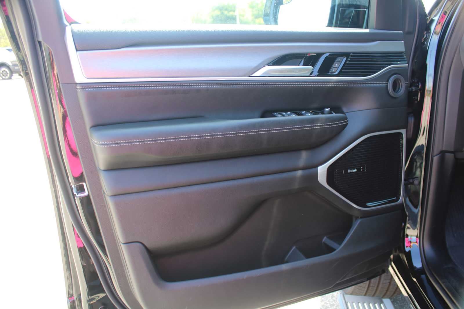 2026 Jeep Grand Wagoneer Limited Reserve