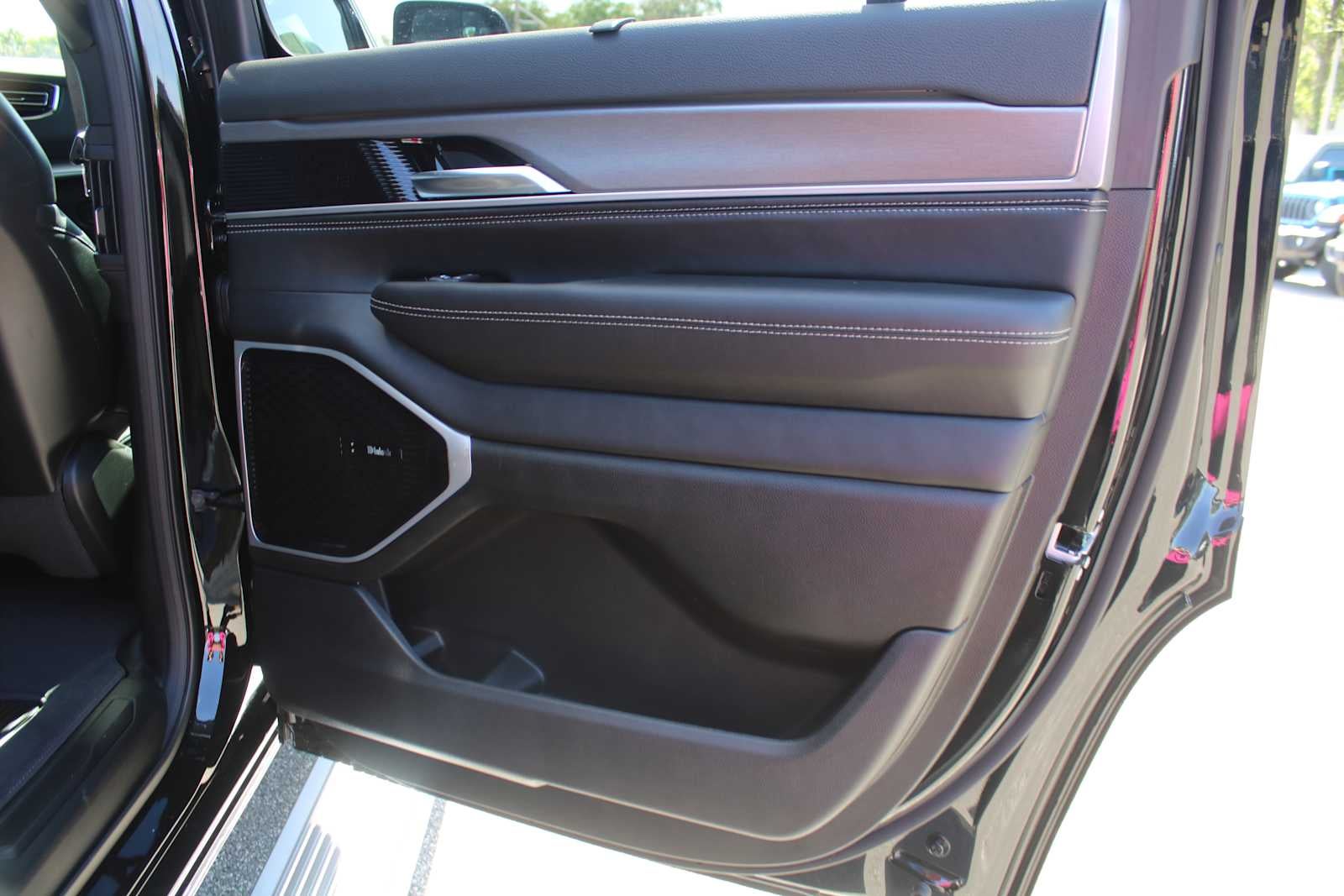 2026 Jeep Grand Wagoneer Limited Reserve