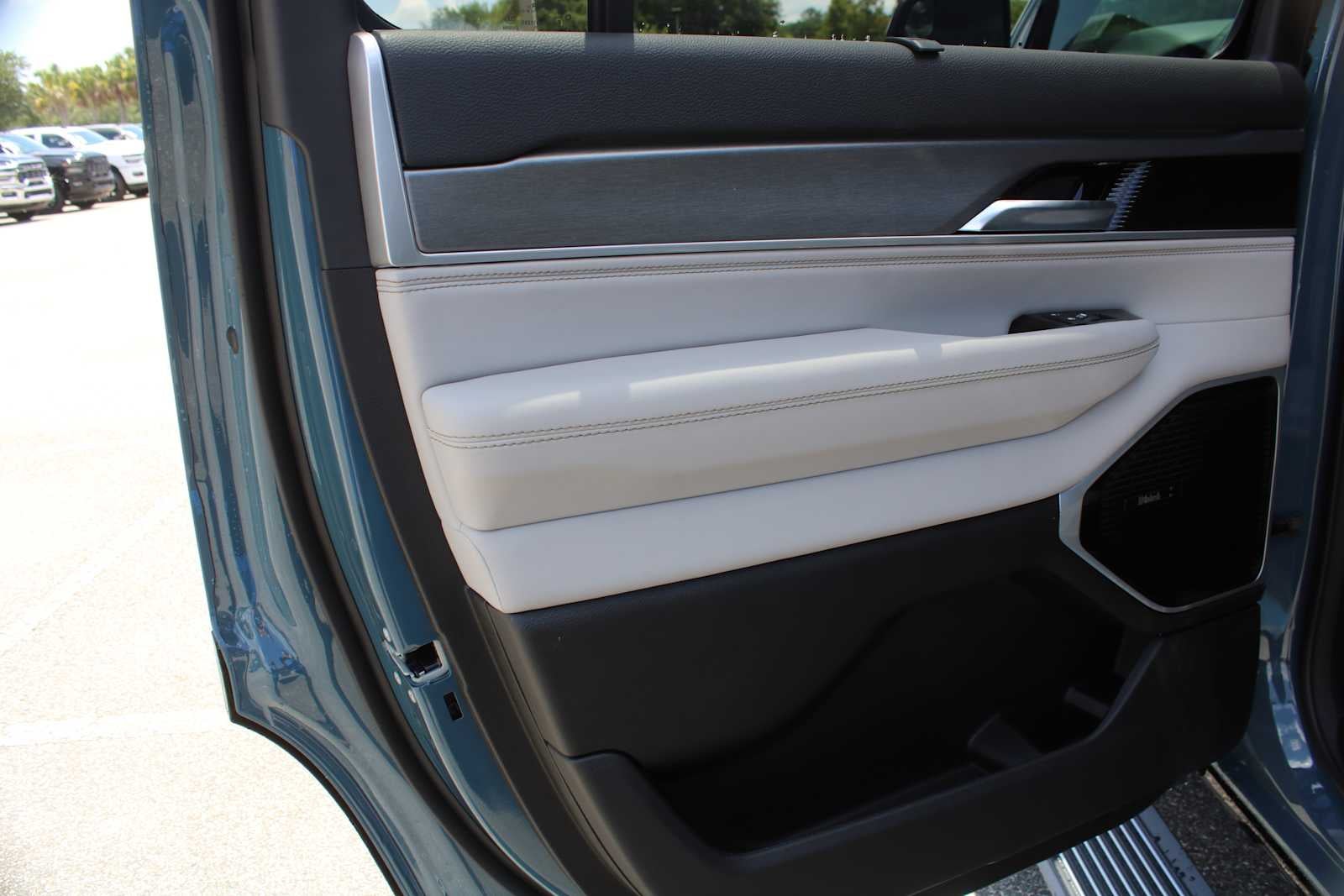 2026 Jeep Grand Wagoneer Limited Reserve