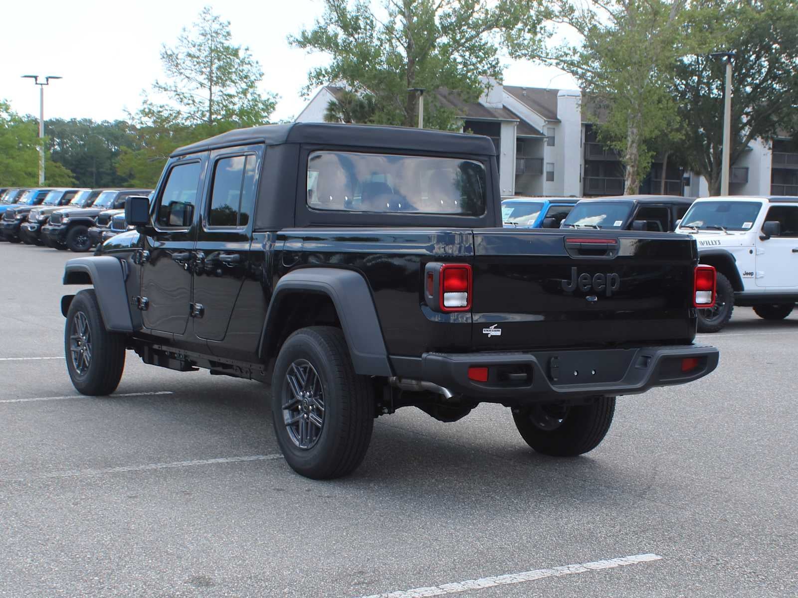 2026 Jeep Gladiator Sport