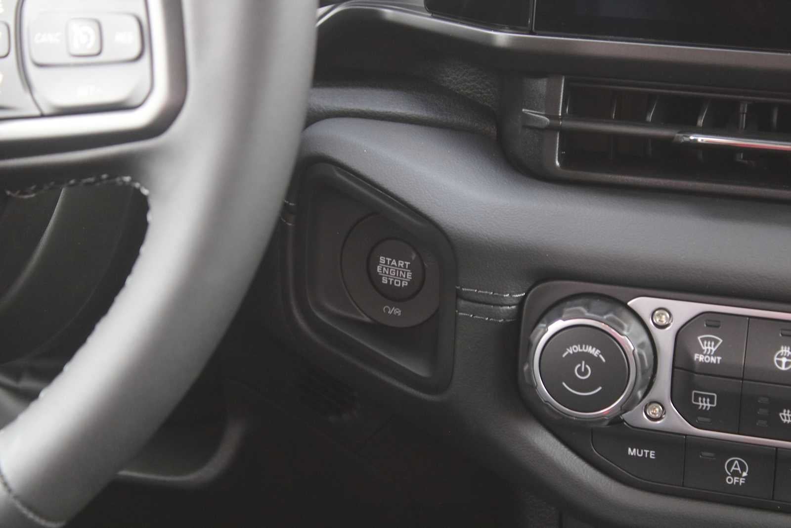 2026 Jeep Gladiator Shadow Ops