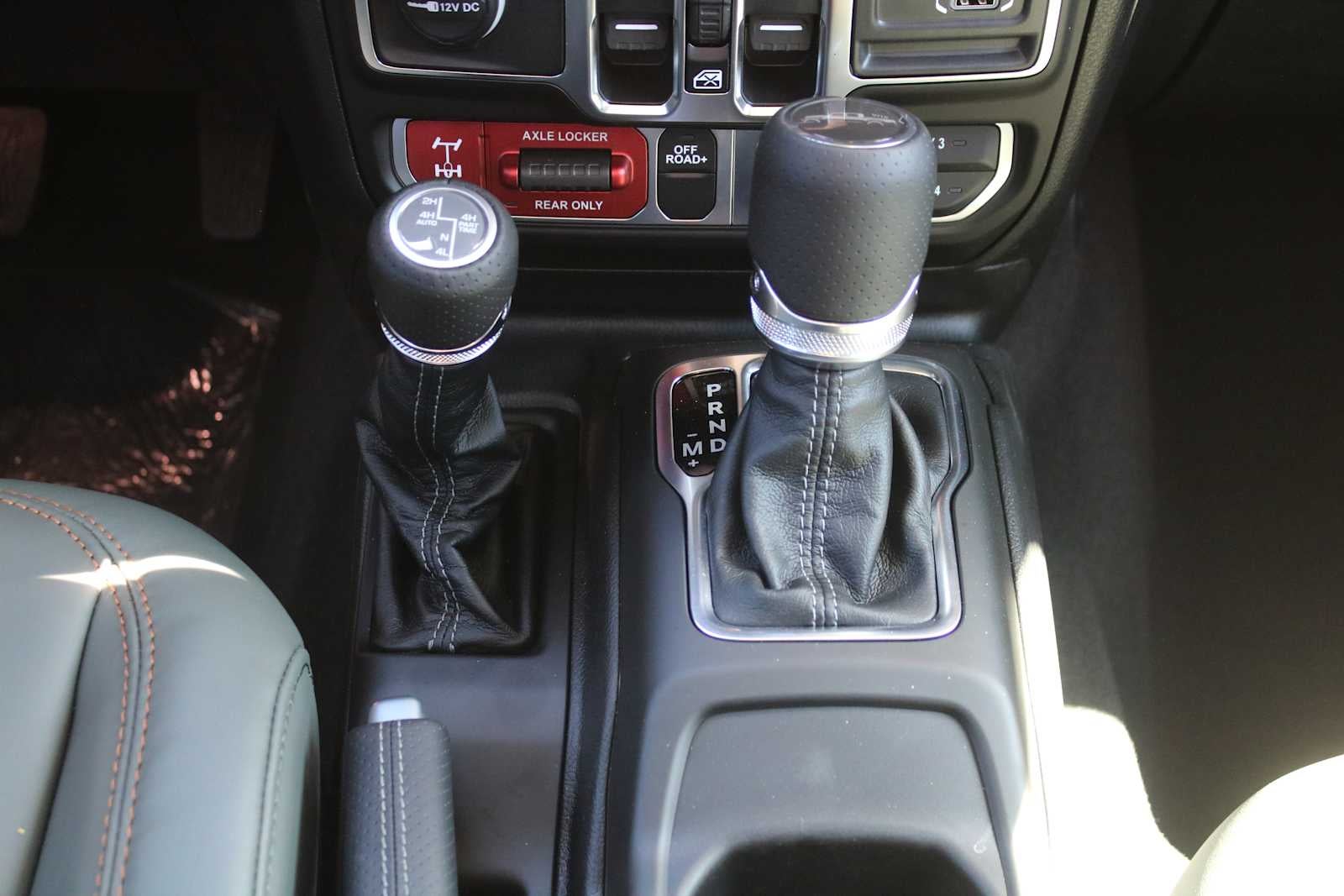 2026 Jeep Gladiator GLADIATOR MOJAVE X 4X4