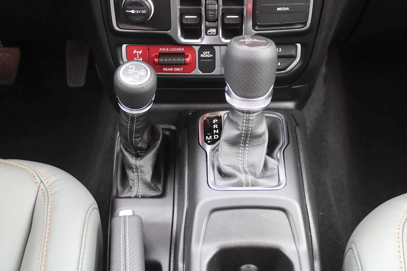 2026 Jeep Gladiator GLADIATOR MOJAVE X 4X4