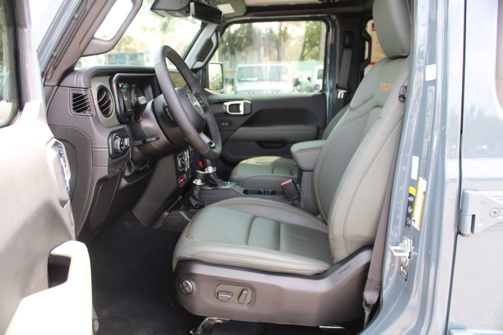 2025 Jeep Gladiator Mojave X