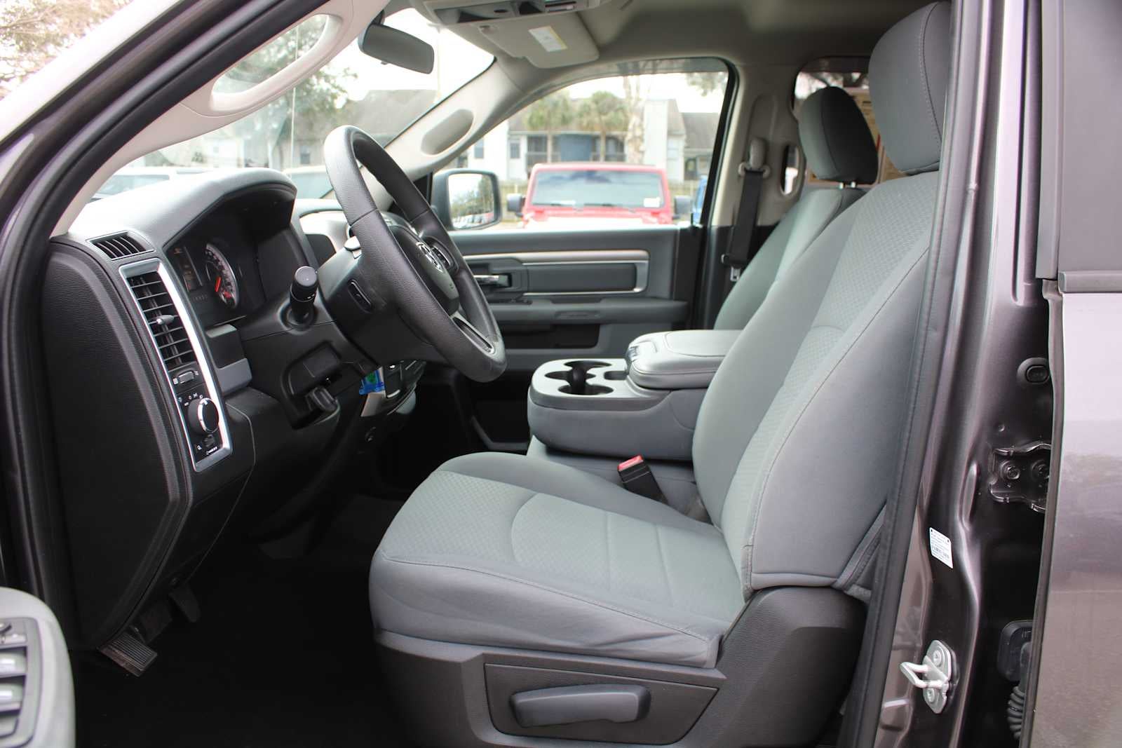 2020 RAM 1500 Classic SLT Crew Cab 4x2 6'4' Box