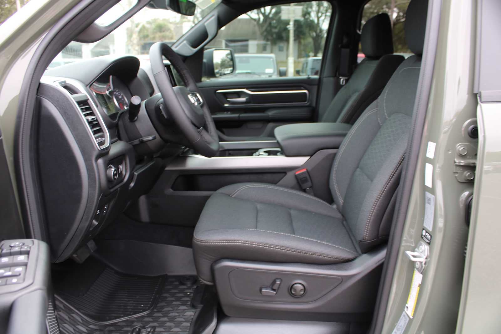 2026 RAM Ram 1500 RAM 1500 BIG HORN CREW CAB 4X2 5'7' BOX