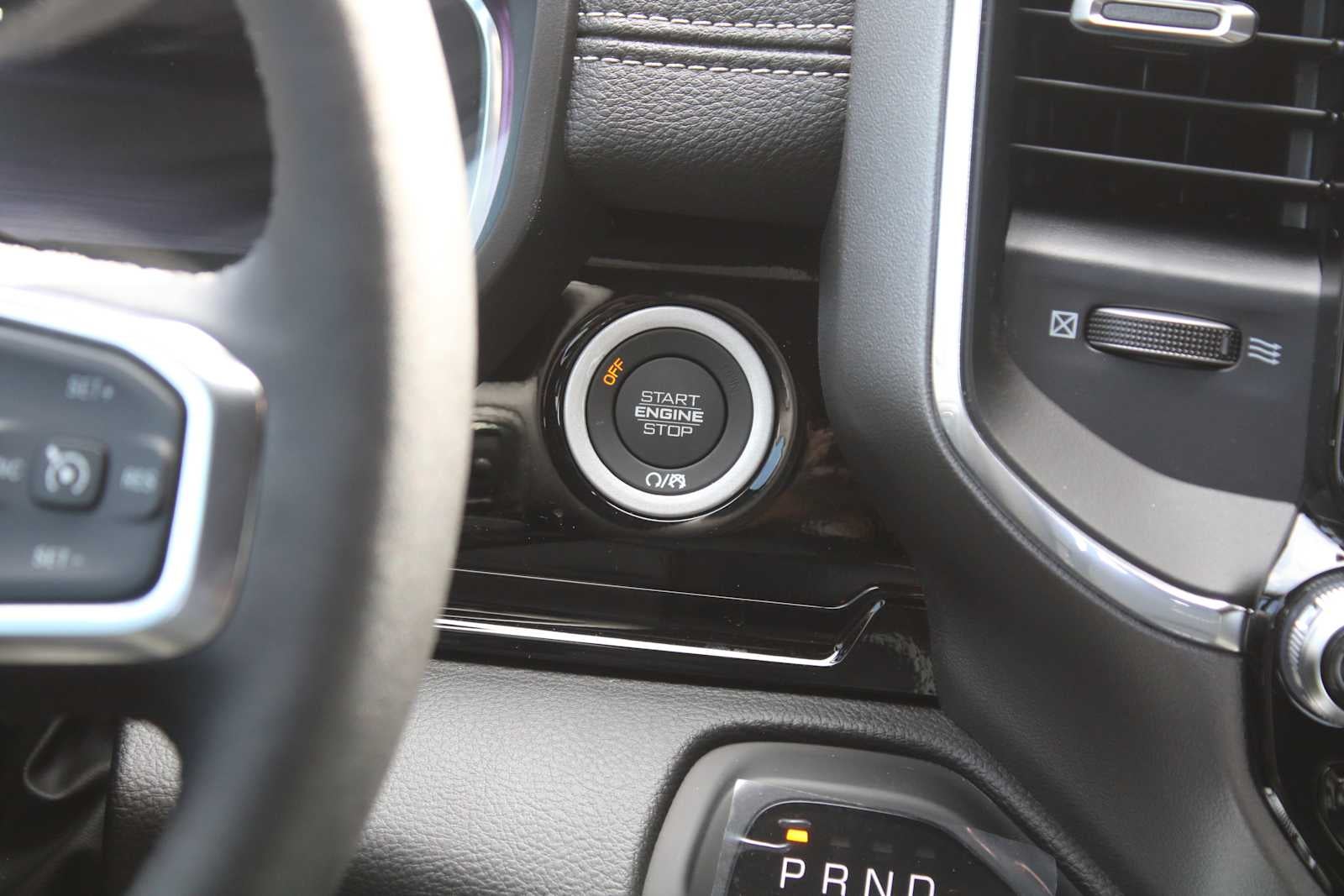 2026 RAM Ram 1500 RAM 1500 LARAMIE CREW CAB 4X2 5'7' BOX