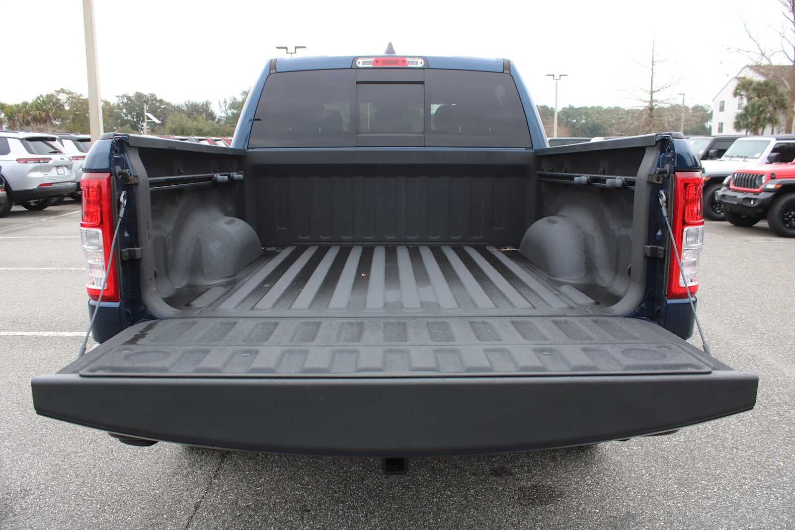 2022 RAM 1500 Big Horn Crew Cab 4x4 5'7' Box