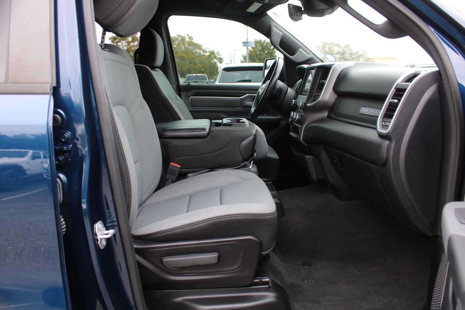 2022 RAM 1500 Big Horn Crew Cab 4x4 5'7' Box