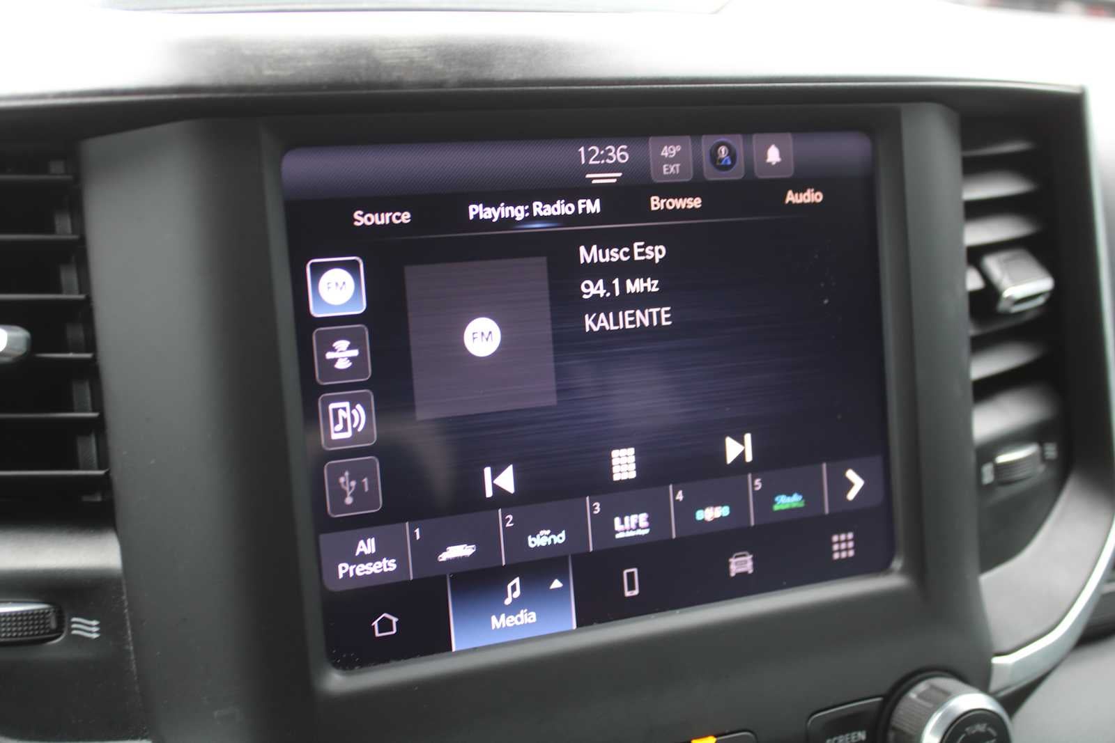 2022 RAM 1500 Big Horn Crew Cab 4x4 5'7' Box