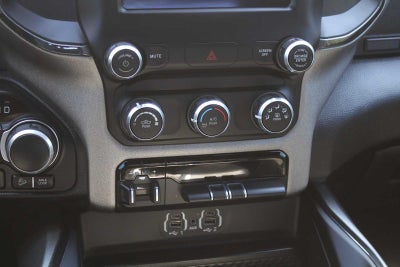 2021 RAM 1500 Big Horn Crew Cab 4x4 5'7' Box