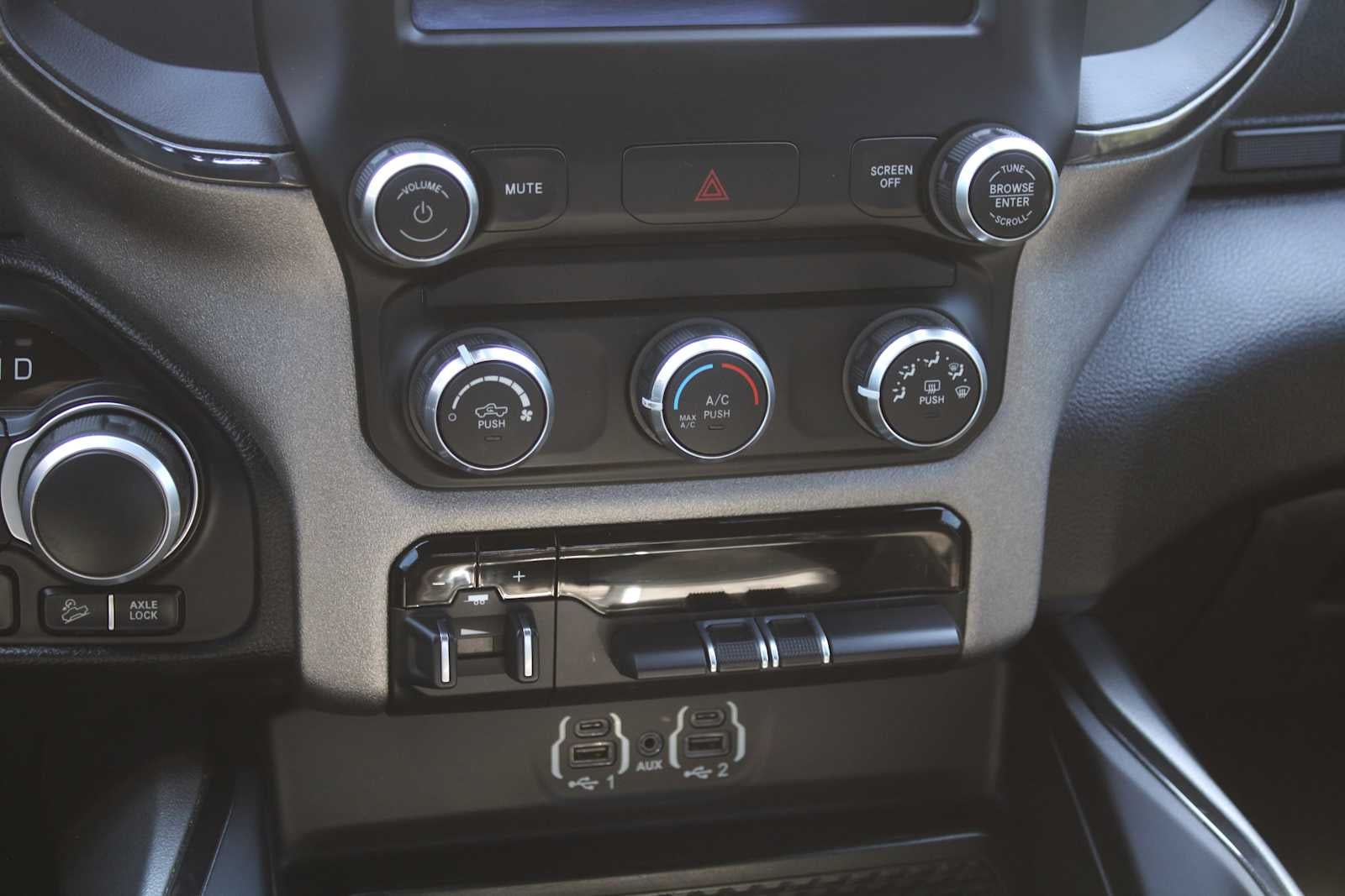 2021 RAM 1500 Big Horn Crew Cab 4x4 5'7' Box