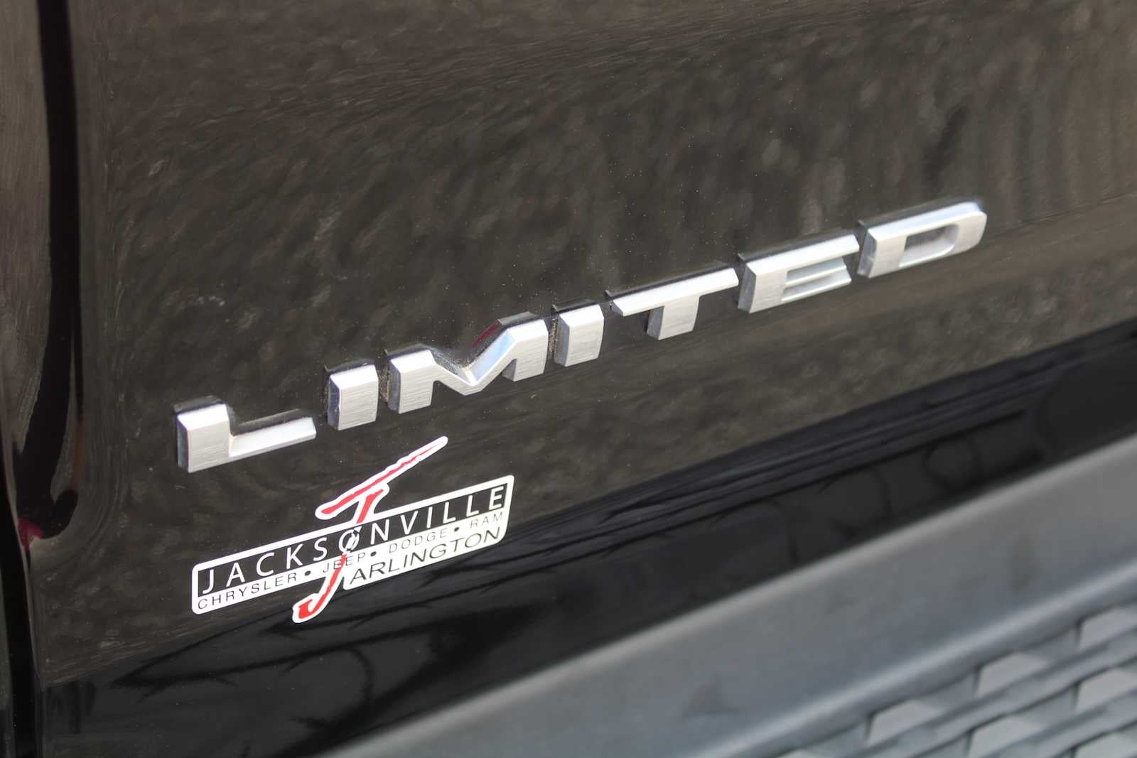 2020 RAM 1500 Limited Crew Cab 4x4 5'7' Box