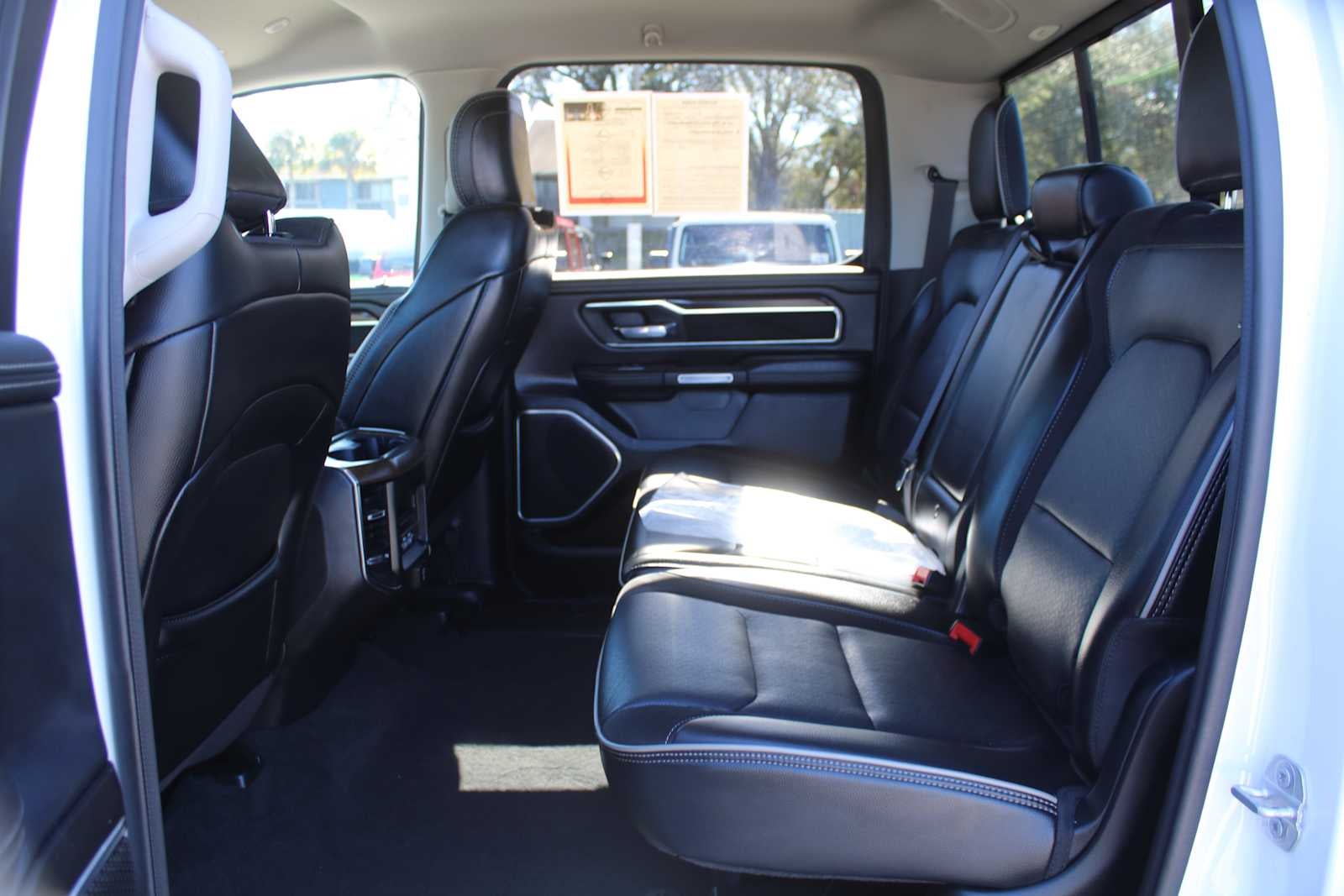 2022 RAM 1500 Laramie Crew Cab 4x4 5'7' Box