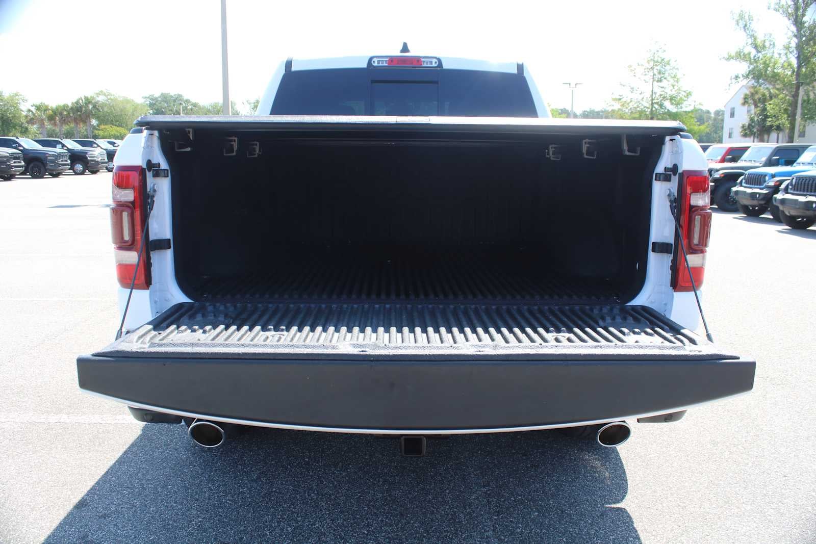 2023 RAM 1500 Laramie Crew Cab 4x4 5'7' Box