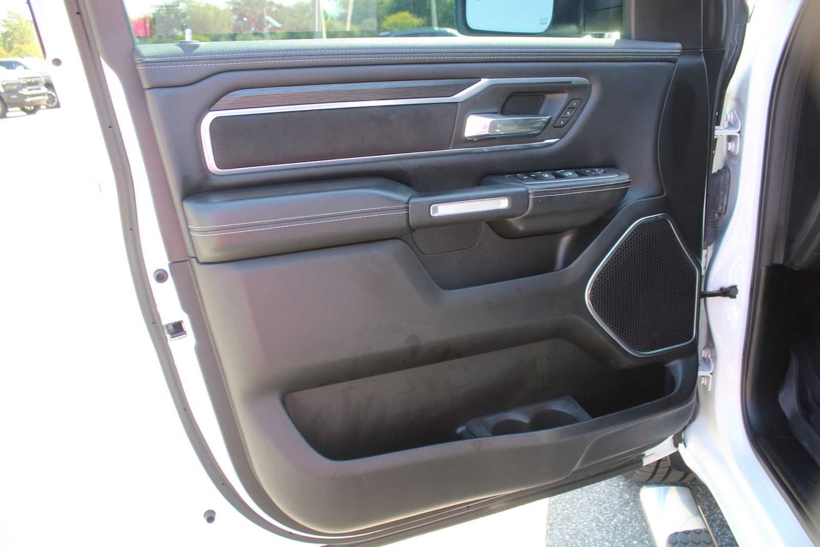 2023 RAM 1500 Laramie Crew Cab 4x4 5'7' Box